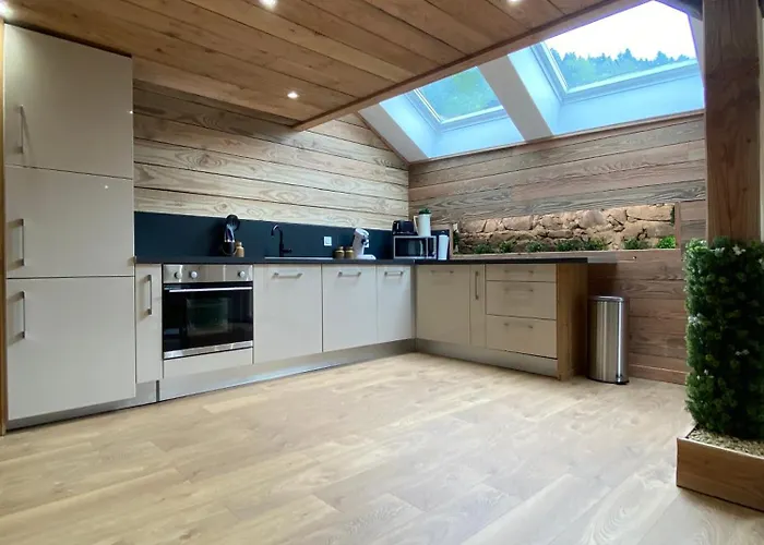 Les Cocons Des Guedons Le Douglas